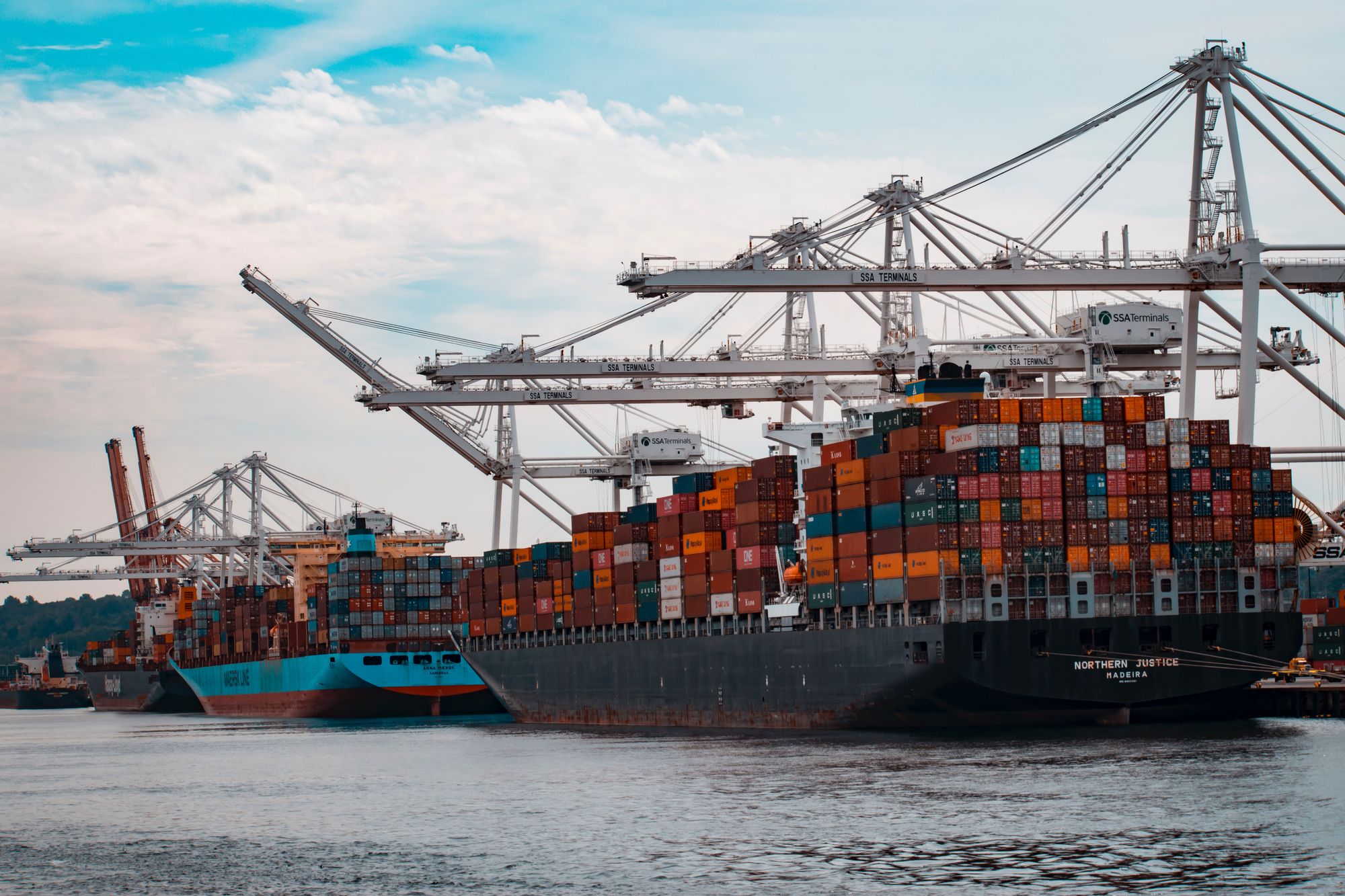 Aver Logistics is your go-to freight forwarding company - ensuring your goods are delivered safely and efficiently